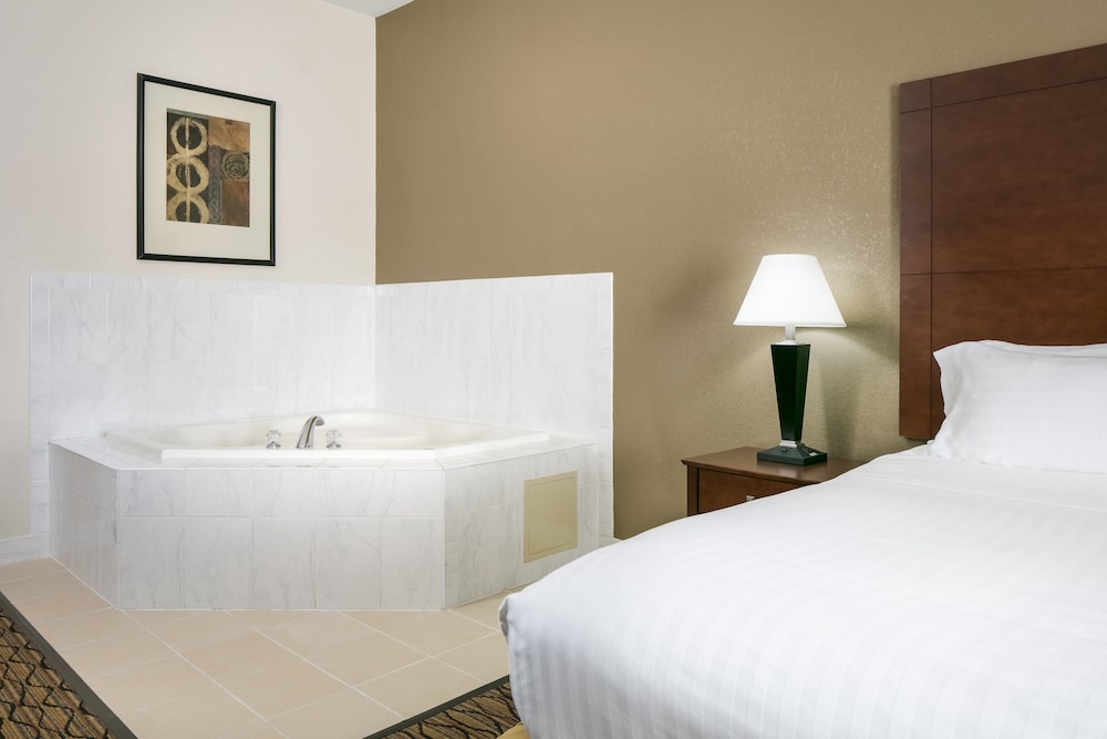 Holiday Inn Express Hotel & Suites Clinton, an IHG Hotel