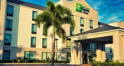 Holiday Inn Express Hotel & Suites Tampa Northwest - Oldsmar, an IHG Hotel
