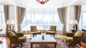 1 bedroom, premium bedding, minibar, in-room safe