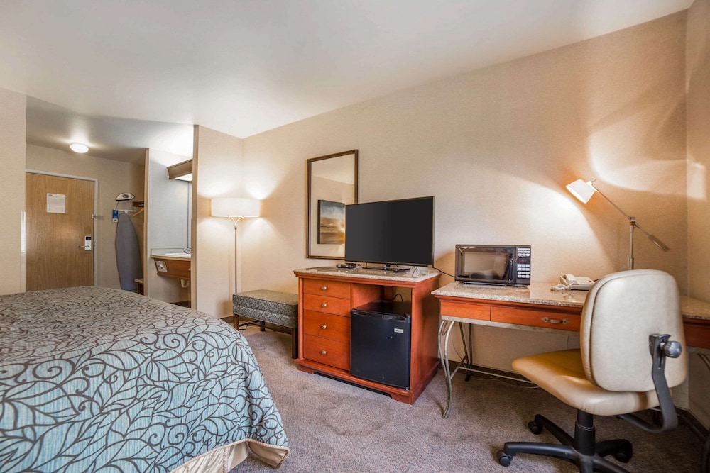 Rodeway Inn & Suites - Nampa