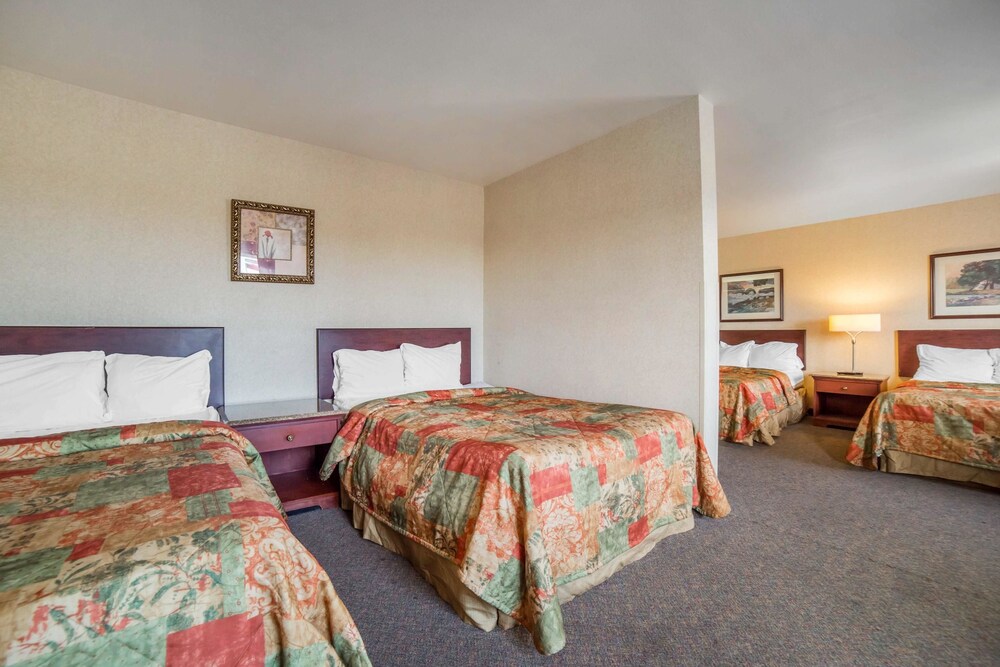 Rodeway Inn & Suites - Nampa