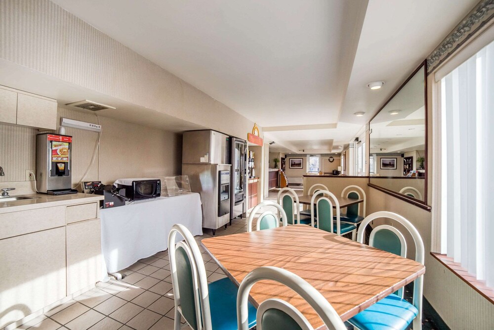 Rodeway Inn & Suites - Nampa