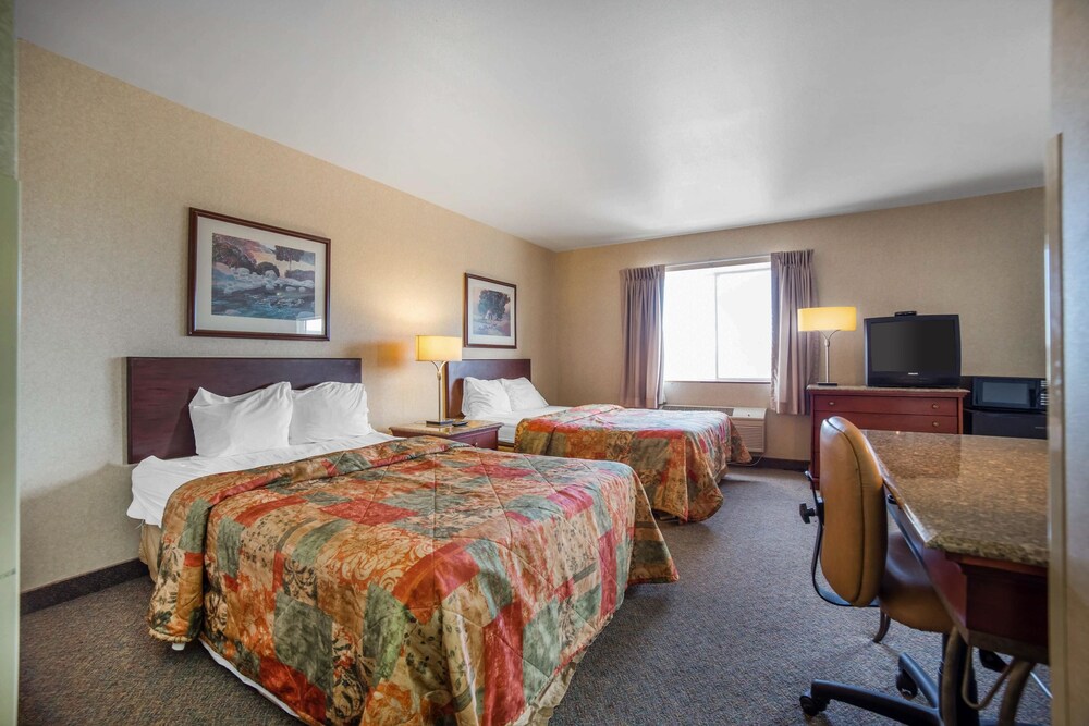 Rodeway Inn & Suites - Nampa