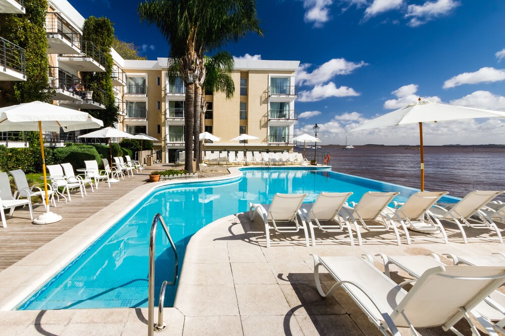Hotel casino colonia sacramento uruguay