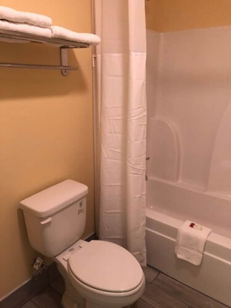 Travelodge by Wyndham Unadilla/Perry Near I75 AU89 Deals & Reviews