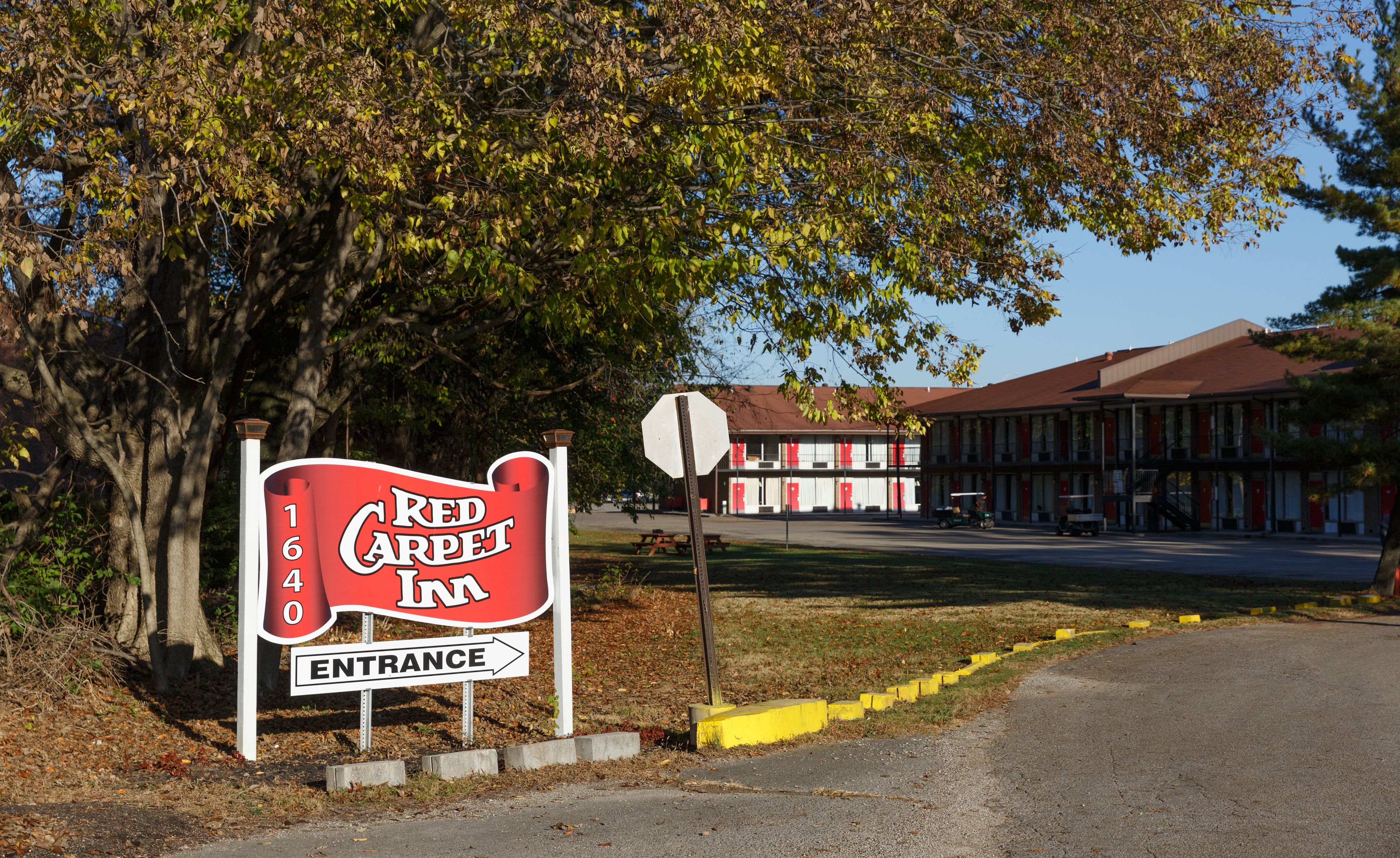 Red Carpet Inn - Louisville in Louisville, United States