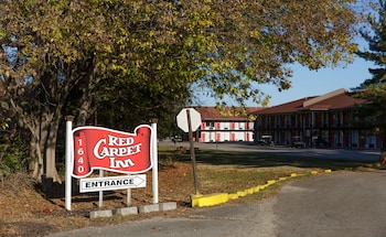 Red Carpet Inn - Louisville