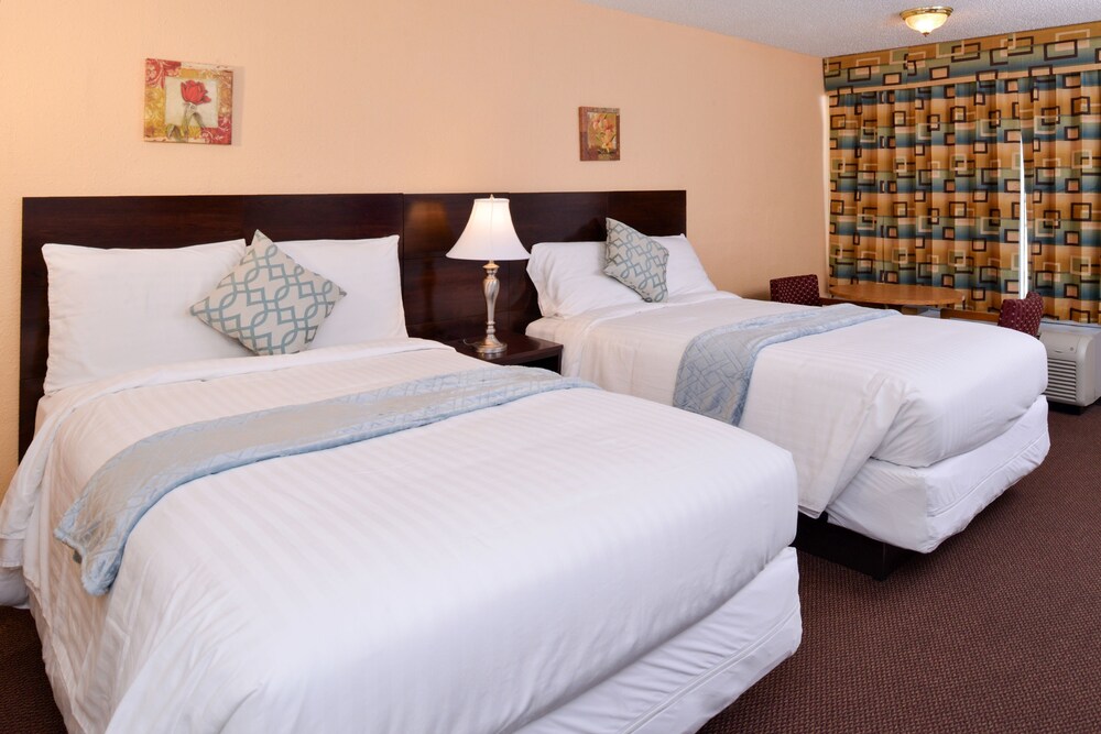 Room, Red Carpet Inn Battleboro