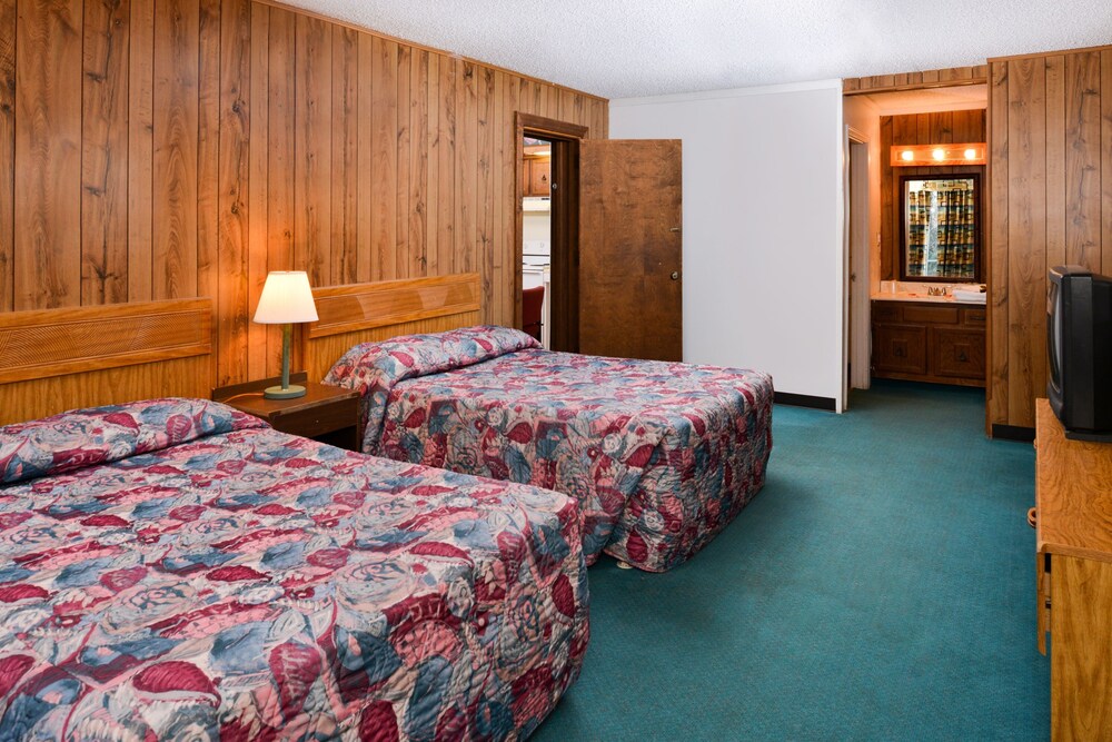 Room, Red Carpet Inn Battleboro