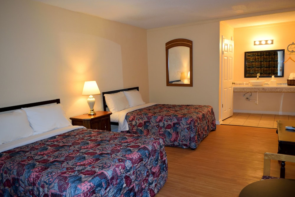 Room, Red Carpet Inn Battleboro