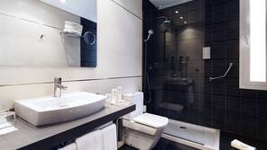 Minibar, bureau, fer et planche à repasser sur demande, Wi-Fi gratuit