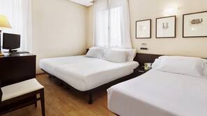 Minibar, bureau, fer et planche à repasser sur demande, Wi-Fi gratuit