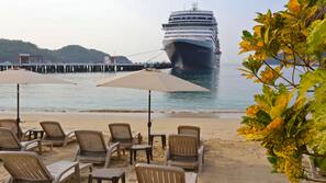 Beach nearby, white sand, free beach shuttle, beach cabanas
