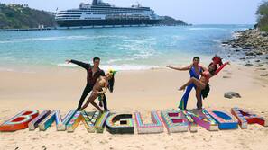 Beach nearby, white sand, free beach shuttle, beach cabanas