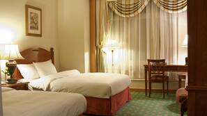 Premium bedding, down duvet, in-room safe, desk