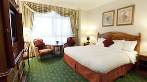 Premium bedding, down duvet, in-room safe, desk