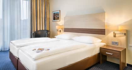 Novum Hotel Mariella Airport