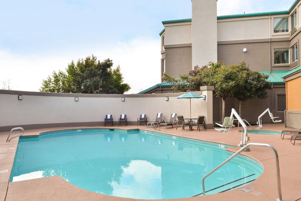 Pool, Holiday Inn Express Hotel & Suites Elk Grove Ctrl Sacramento, an IHG Hotel