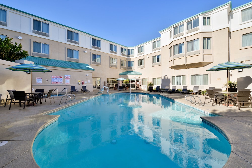 Pool, Holiday Inn Express Hotel & Suites Elk Grove Ctrl Sacramento, an IHG Hotel