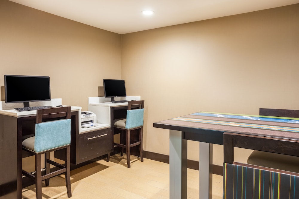 Holiday Inn Express Hotel & Suites Mebane, an IHG Hotel