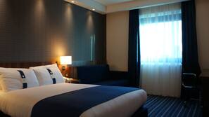 In-room safe, free WiFi, linens