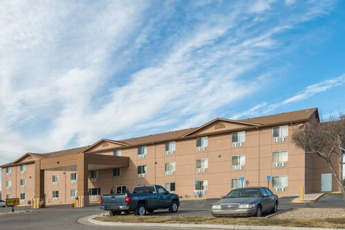 Hotels Near Mile High Flea Market Denver Top 10 By Super 8 By Wyndham Henderson North East Denver