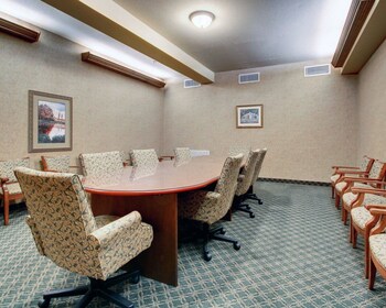 Clarion Suites Reviews Photos Rates Ebookers Com