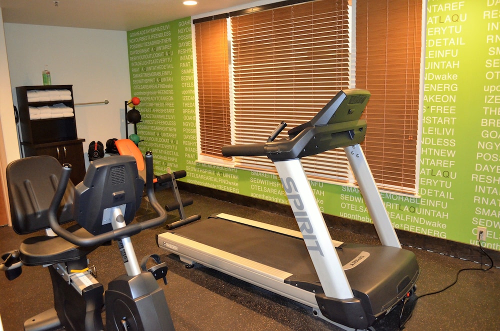 Gym, La Quinta Inn & Suites by Wyndham Moscow Pullman