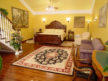 Wildwood Inn Tropical Dome Theme Suites Covington 76 Room Prices Reviews Travelocity