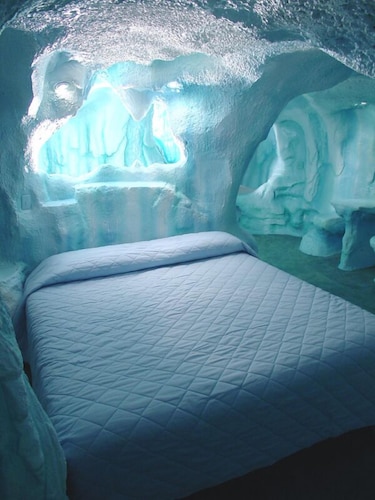 Wildwood Inn Tropical Dome Theme Suites In Covington Hotel Rates Reviews On Orbitz Wildwood Inn Tropical Dome Theme Suites In Covington Hotel Rates Reviews On Orbitz
