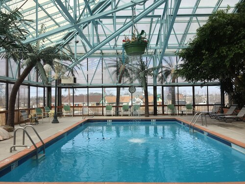 hotels in elizabethtown ky with indoor pool