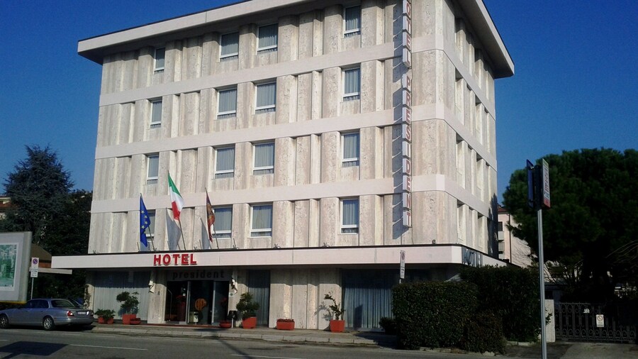 Hotel President