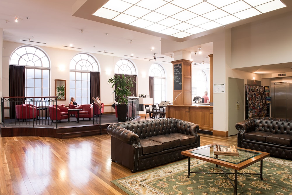 Lobby sitting area, Chancellor on Currie