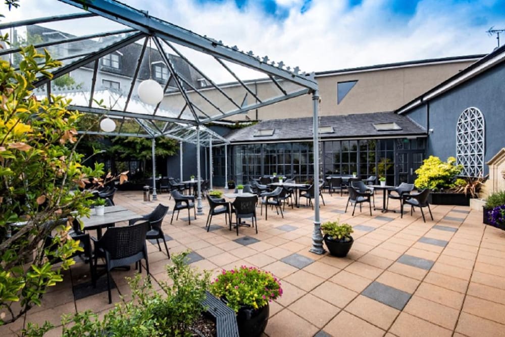 Terrace/patio, Midlands Park Hotel