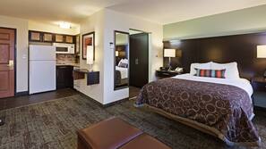 In-room safe, desk, iron/ironing board, cribs/infant beds
