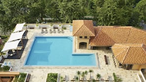 Seasonal outdoor pool