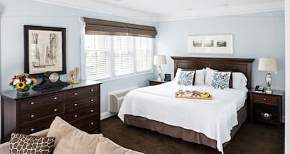 Crowne Pointe Historic Inn & Spa - Adults Only