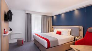 Premium bedding, in-room safe, desk, laptop workspace