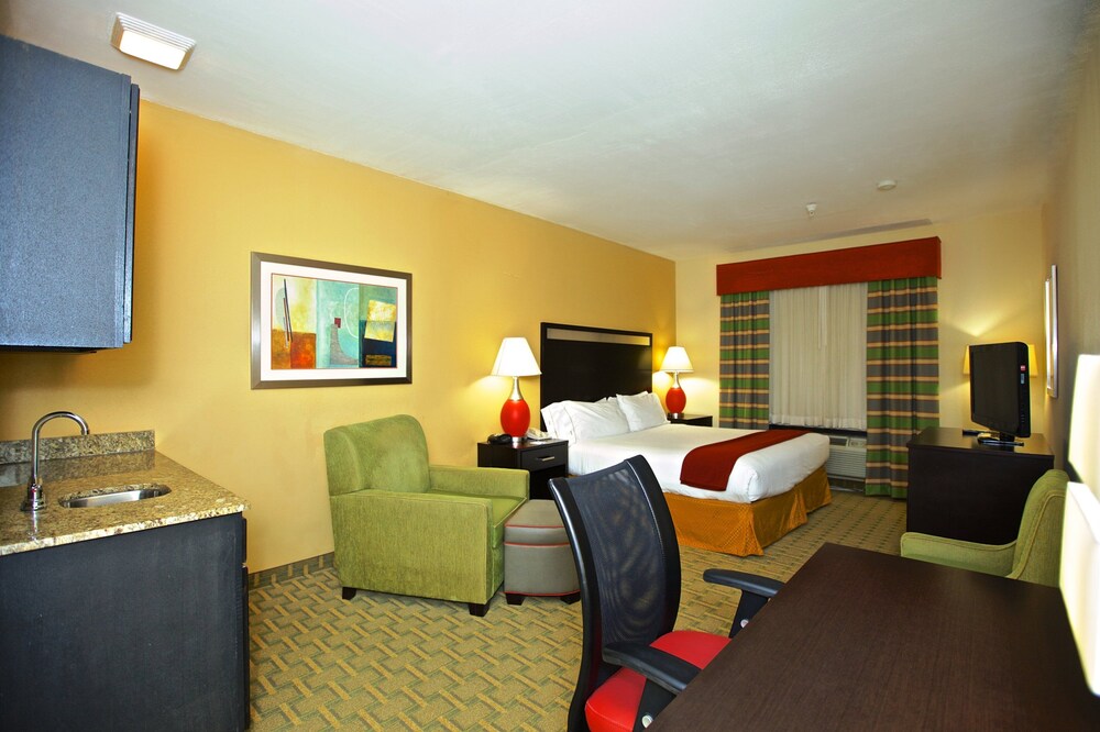 Room, Holiday Inn Express Acworth - Kennesaw Northwest, an IHG Hotel