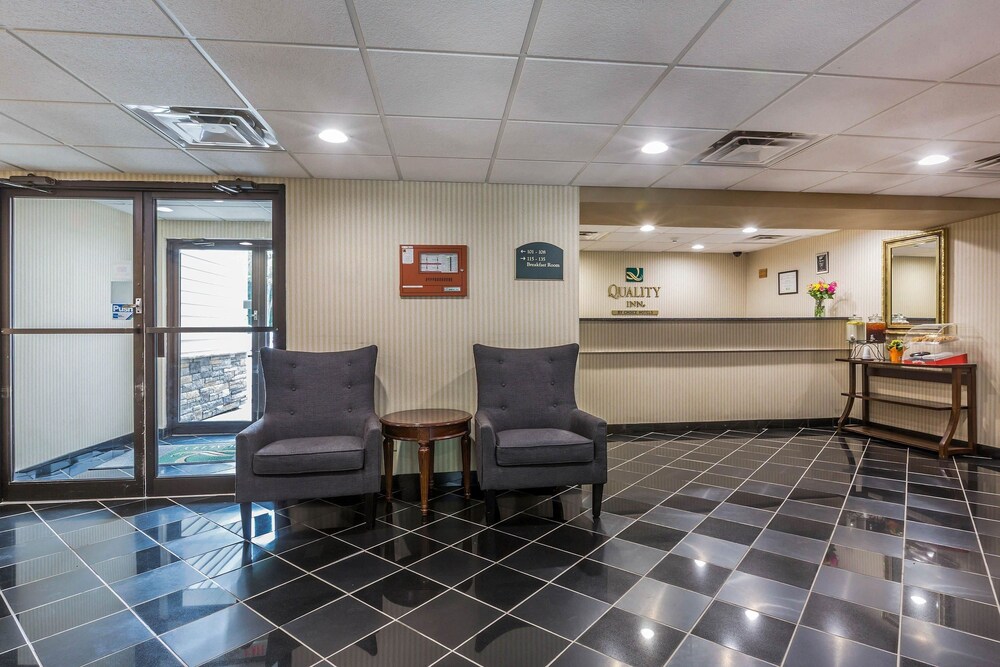 Lobby, Quality Inn Hyde Park Poughkeepsie North