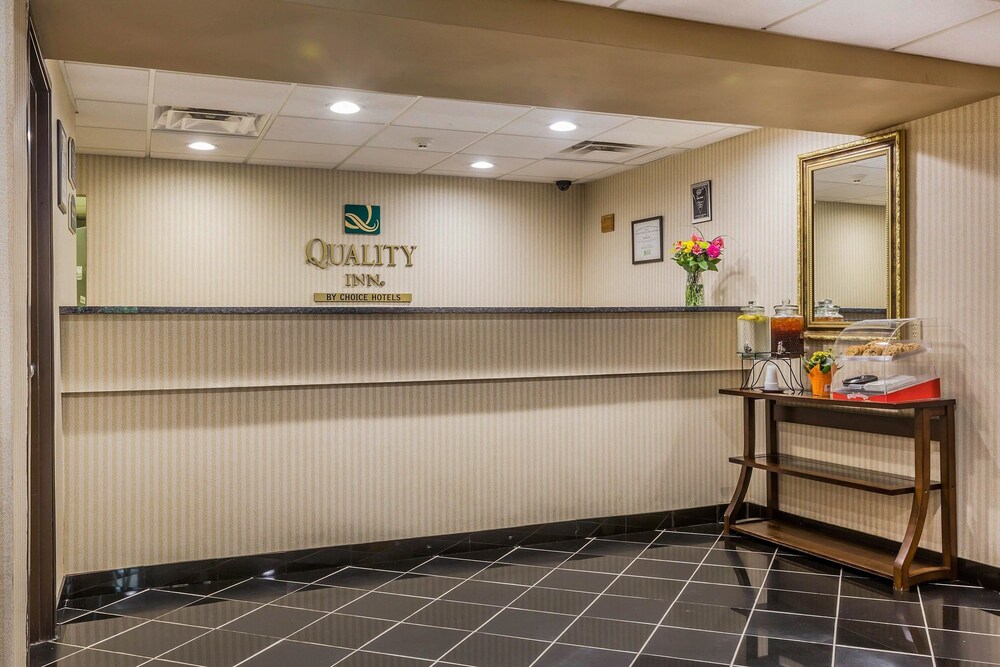 Lobby, Quality Inn Hyde Park Poughkeepsie North