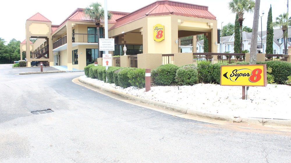 Super 8 By Wyndham Mobile Tillmans Corner In Hotel Rates