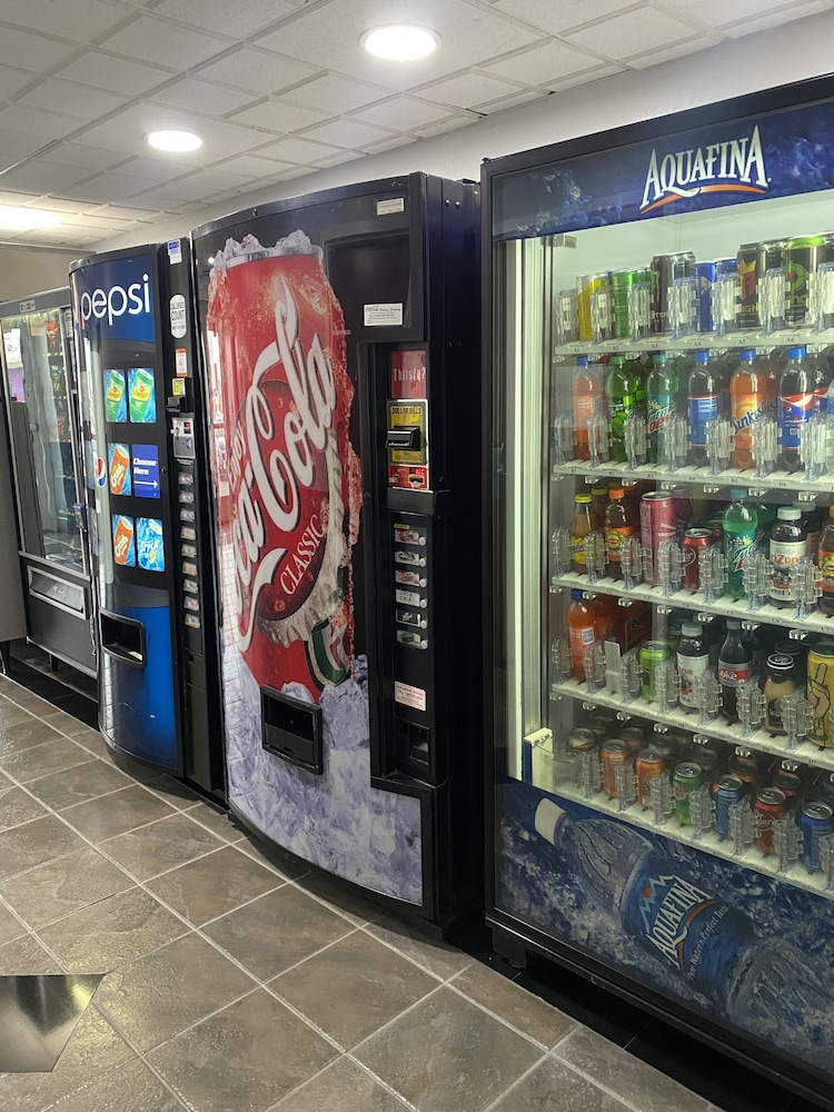 Vending machine, Homestead Apart-Hotel