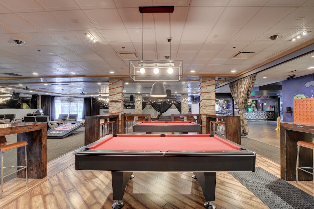 Billiards, Oasis at Gold Spike - Adults Only