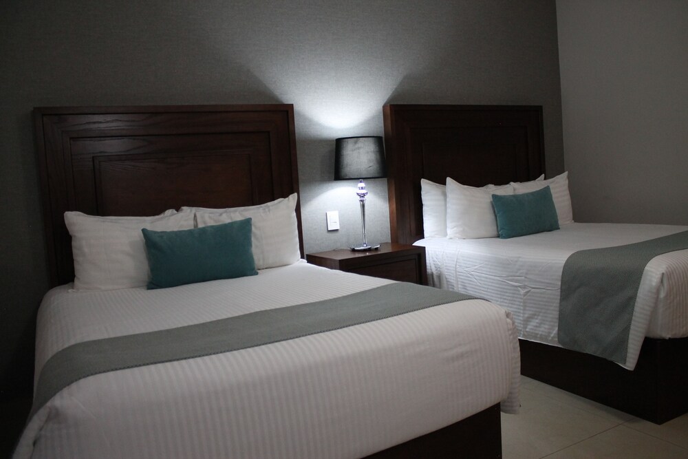 Hotel Suites Mexico Plaza Campestre