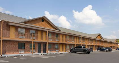 Super 8 by Wyndham Whites Creek/ Nashville NW Area