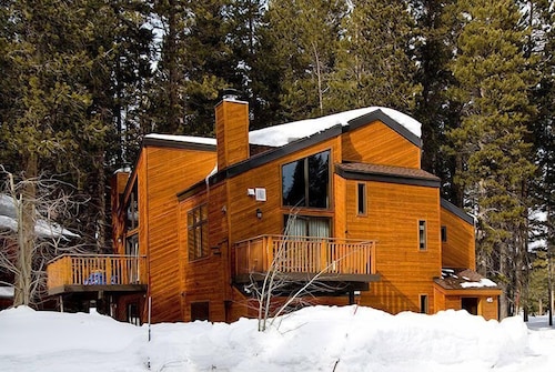 Meadow Ridge Condos By Mammoth Slopes Lodging In Mammoth Lakes