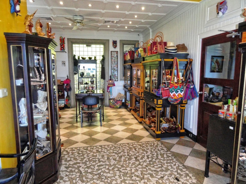 Gift shop, Hotel Villa Caletas