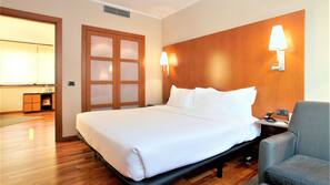Minibar, in-room safe, individually furnished, desk