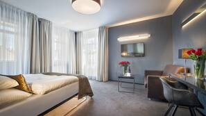 Hypo-allergenic bedding, Select Comfort beds, minibar, in-room safe